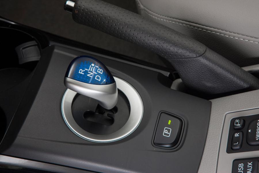  Toyota RAV4 EV 2012 года  (фото 23 из 107)